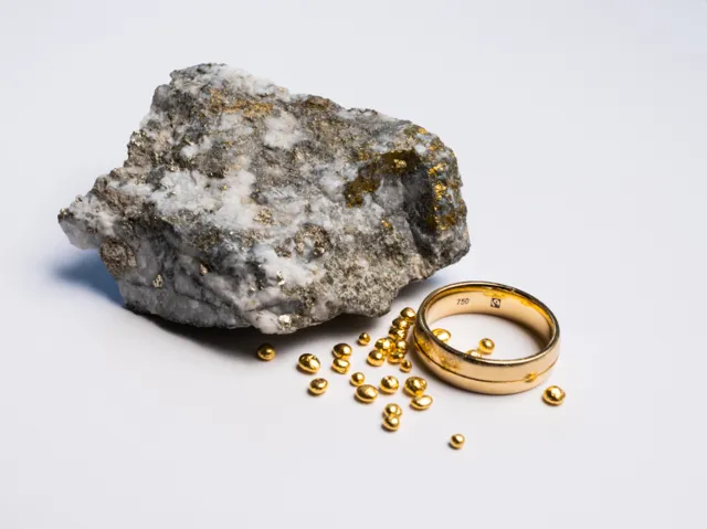 Commission Fairmined jewellery with local goldsmiths, Leipzig