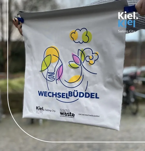 Pack Kita wet clothes in Wechselbüddel, Kiel