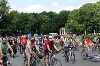 Join the ADFC Sternfahrt in Berlin
